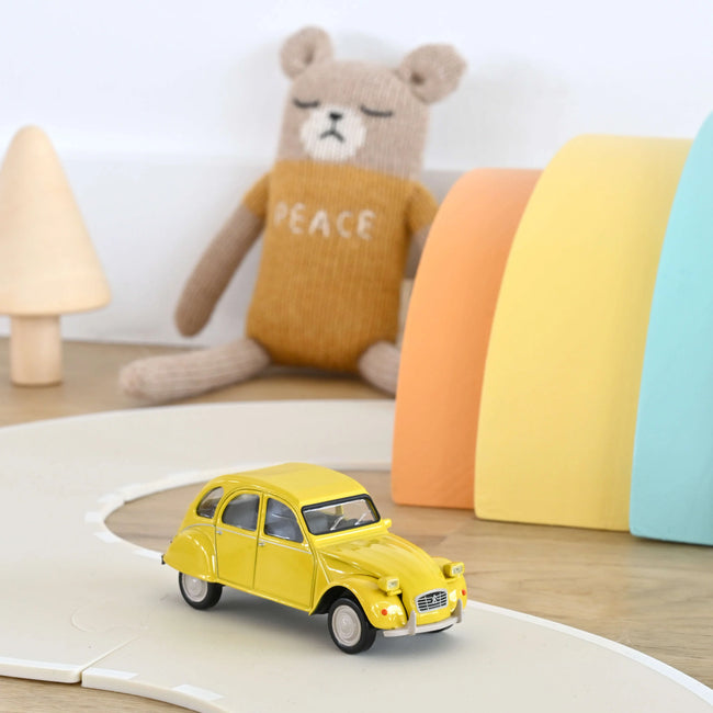 Citroen 2CV 1:43 GEEL