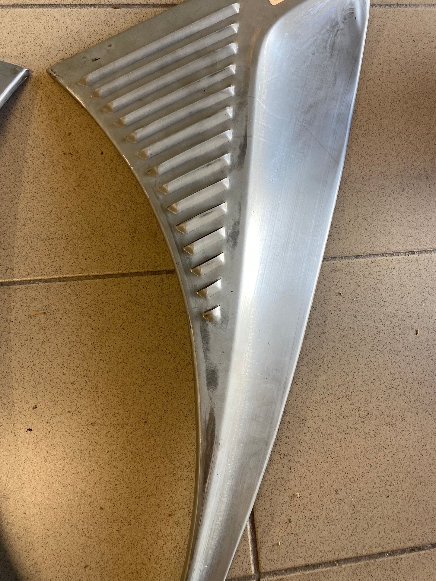 2CV Paravan plaat rechts met koel sleuven